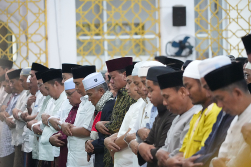 Malam Pertama Suhardiman Taraweh bersama Jamaah di Ibu Kota